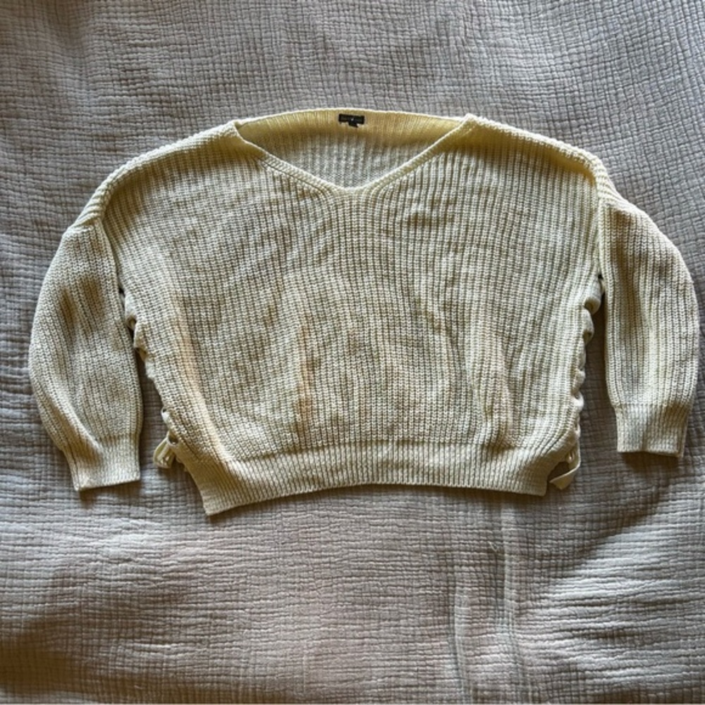 Vintage Charlotte Russe V-Neck Cream Sweater
